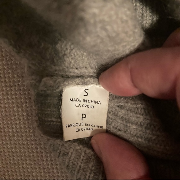 HOST PICK! 100% Cashmere Dog Sweater Size Small - Picture 5 of 8